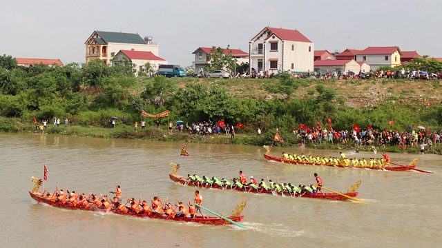 Độc đáo lễ hội bơi chải làng Mai