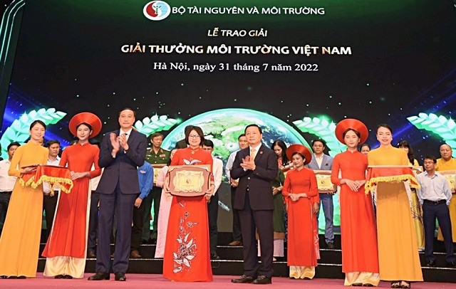 Trường Tiểu học Ngọc Sơn vinh dự nhận Giải thưởng môi trường Việt Nam giai đoạn 2019-2021
