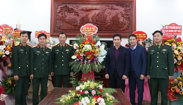 Lãnh đạo huyện Hiệp Hòa chúc mừng các đơn vị quân đội nhân Ngày thành lập Quân đội nhân dân Việt Nam