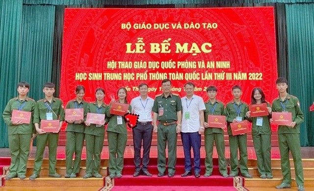 Bắc Giang đạt giải Nhất tập thể môn thi bắn súng tiểu liên AK tại Hội thao Giáo dục QPAN toàn quốc