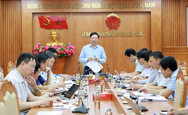 Chủ tịch UBND tỉnh Lê Ánh Dương kiểm tra kế hoạch đầu tư công tại Hiệp Hòa