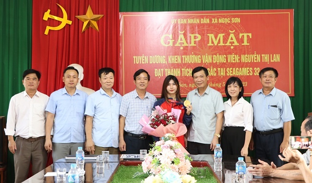 Hiệp Hòa Khen thưởng VĐV Nguyễn Thị Lan giành HCV tại SEA Games 32