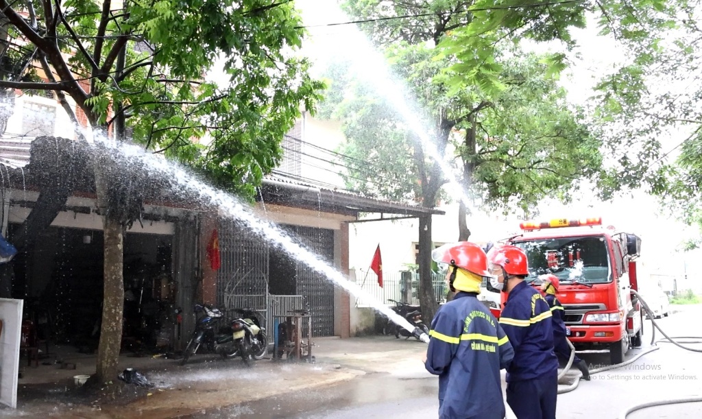 Hiệp Hòa diễn tập phương án chữa cháy và cứu nạn cứu hộ tại “Tổ liên gia an toàn PCCC”