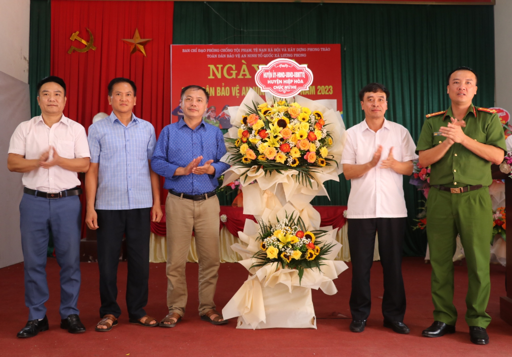 Phó Chủ tịch UBND huyện Nguyễn Xuân Thảo dự Ngày hội TDBVANTQ tại Lương Phong