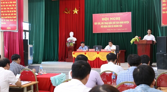 Chủ tịch UBND huyện đối thoại với nhân dân xã Hoàng Vân