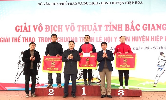 Gần 200 VĐV tham dự Giải Vô địch võ thuật tỉnh Bắc Giang năm 2024 tại huyện Hiệp Hòa