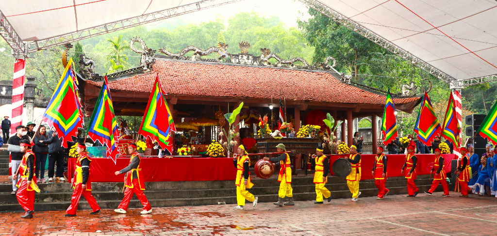 Những nghi lễ độc đáo tại lễ hội Y Sơn
