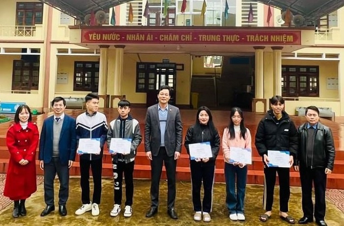 Học sinh trường THPT Hiệp Hoà số 4 tự tin “rinh” học bổng “Truyền cảm hứng Park Hang Seo”