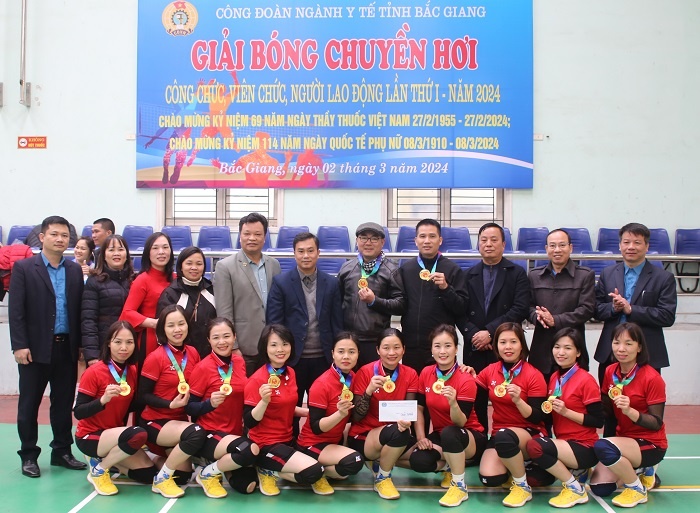 Giải Bóng chuyền hơi Công đoàn ngành Y tế tỉnh: Đội nữ Hiệp Hòa giành vô địch