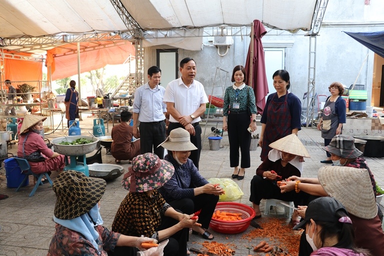 Kiểm tra chất lượng vệ sinh an toàn thực phẩm tại Mai Đình và Hương Lâm