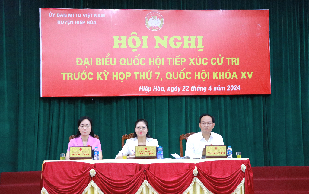 Đoàn Đại biểu Quốc hội tỉnh Bắc Giang tiếp xúc cử tri huyện Hiệp Hòa