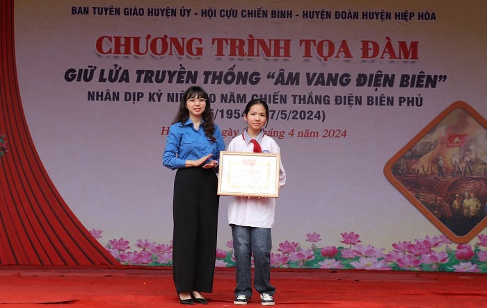 Một học sinh trường THCS thị trấn Thắng đạt giải Nhì cuộc thi tìm hiểu 70 năm Chiến thắng Điện...