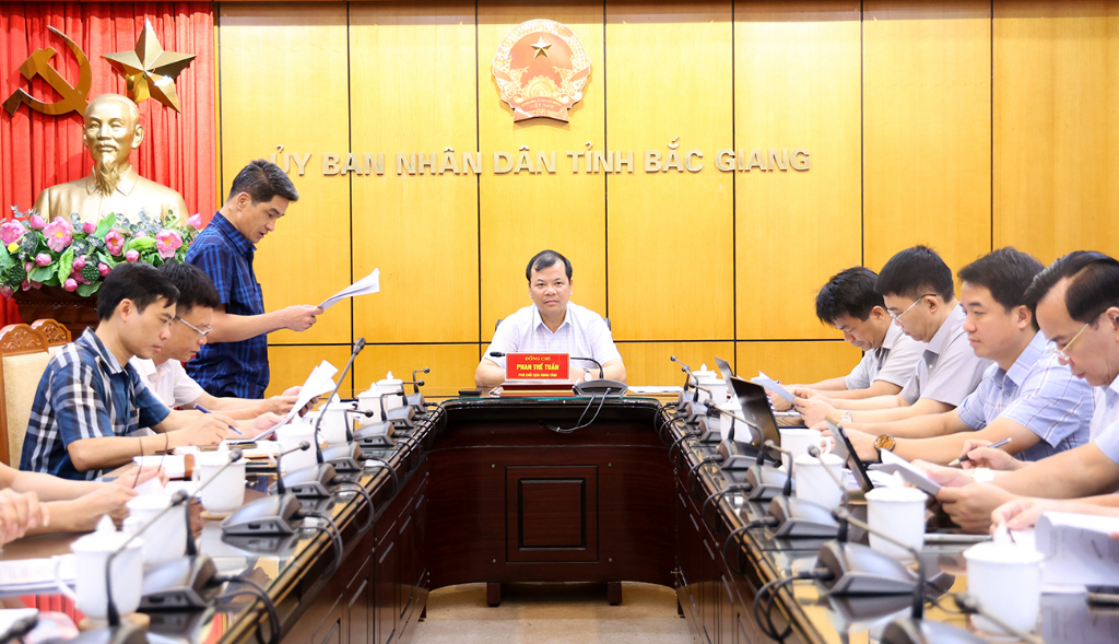 Focus on removing difficulties and speeding up implementation of investment projects on...|https://hiephoa.bacgiang.gov.vn/web/chuyen-trang-english/detailed-news/-/asset_publisher/MVQI5B2YMPsk/content/focus-on-removing-difficulties-and-speeding-up-implementation-of-investment-projects-on-construction-and-business-of-industrial-zone-infrastructure