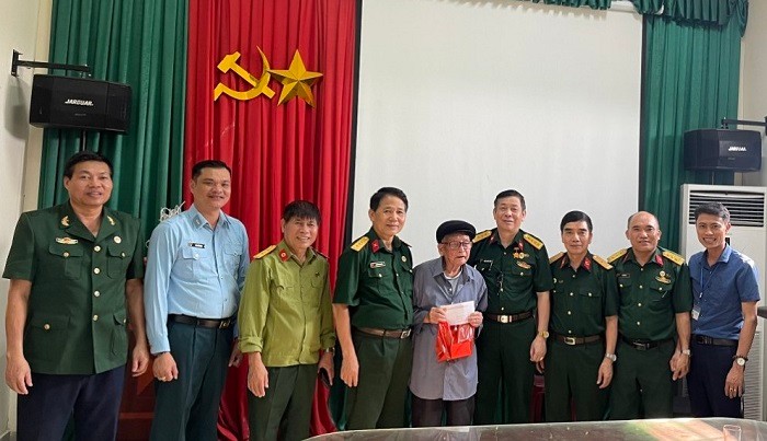 Hội CCB huyện thăm, tặng quà cựu chiến binh tham gia chiến dịch Điện Biên Phủ