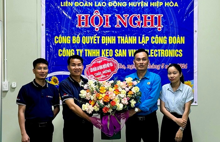 Công bố Quyết định thành lập Công đoàn Công ty TNHH Keo San Vina Electronics|https://hiephoa.bacgiang.gov.vn/en_GB/chi-tiet-tin-tuc/-/asset_publisher/VeCP91o7rg3d/content/cong-bo-quyet-inh-thanh-lap-cong-oan-cong-ty-tnhh-keo-san-vina-electronics