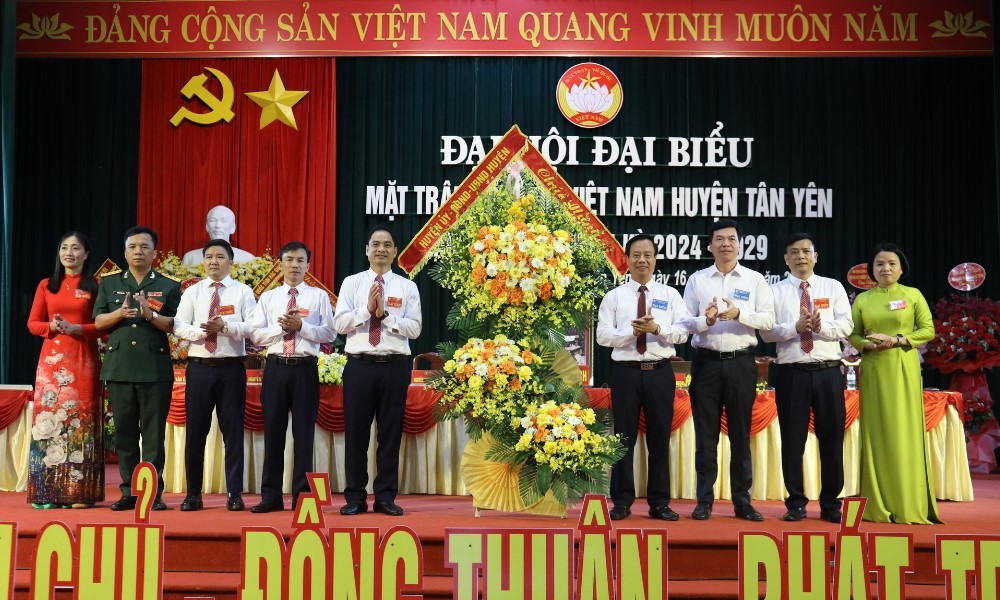 Huyện Tân Yên (Bắc Giang) tổ chức Đại hội đại biểu MTTQ huyện lần thứ XVII, nhiệm kỳ 2024-2029|https://hiephoa.bacgiang.gov.vn/web/uy-ban-mat-tran-to-quoc-tinh-bac-giang/chi-tiet-tin-tuc/-/asset_publisher/M0UUAFstbTMq/content/huyen-tan-yen-tinh-bac-giang-to-chuc-ai-hoi-ai-bieu-mttq-huyen-lan-thu-xvii-nhiem-ky-2024-2029