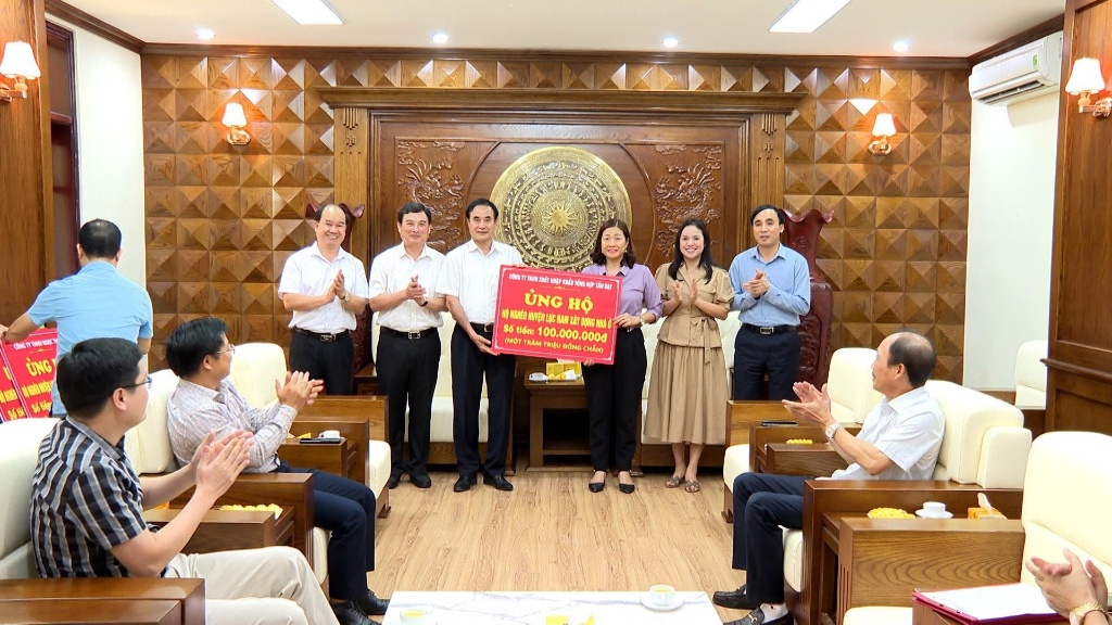 Thành phố Bắc Giang trao hỗ trợ kinh phí xây dựng xoá nhà tạm, nhà dột nát cho hộ nghèo trên địa...