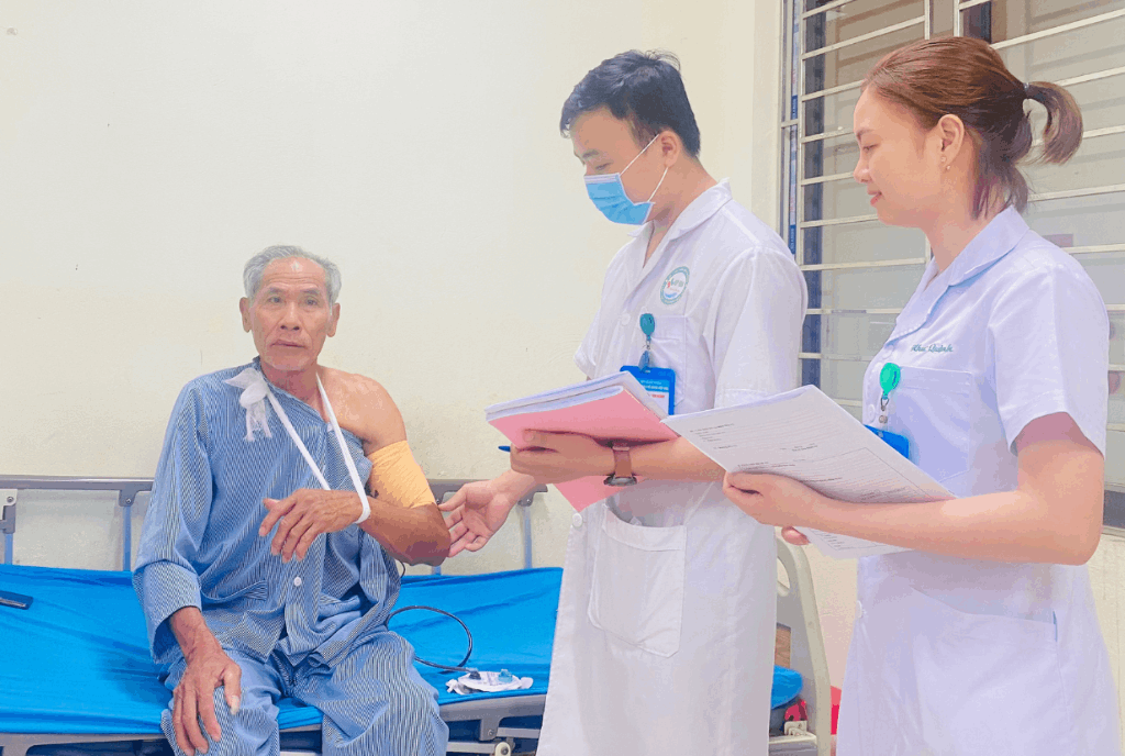 Trung tâm Y tế huyện bóc tách khối u lớn cho bệnh nhân