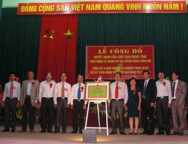 Lễ công bố Quyết định của Chủ tịch UBND tỉnh công nhận xã Hoàng An đạt chuẩn Nông thôn mới