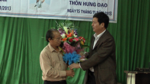 Chủ tịch HĐND huyện dự Ngày hội đại đoàn kết toàn dân tại thôn Hưng Đạo, xã Đông Lỗ